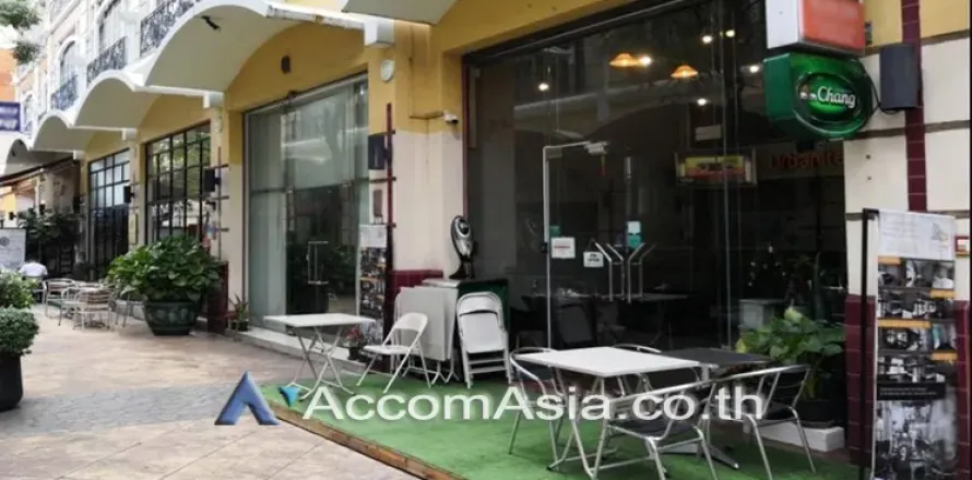 Shophouse in Bang Rak, Bangkok, Thailand № 216950