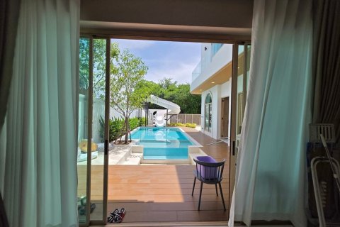 Villa in Pattaya, Thailand 5 bedrooms № 148002 - photo 8