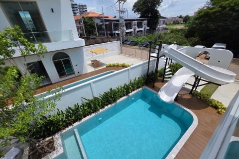 Villa in Pattaya, Thailand 5 bedrooms № 148002 - photo 18