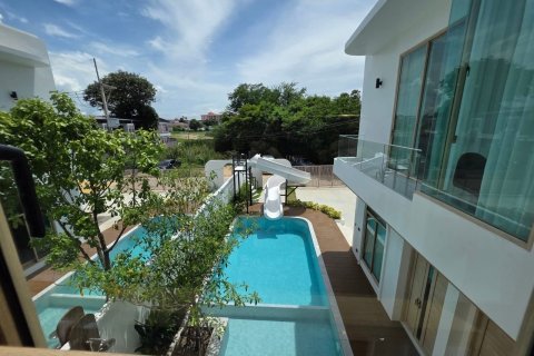Villa in Pattaya, Thailand 5 bedrooms № 148002 - photo 12