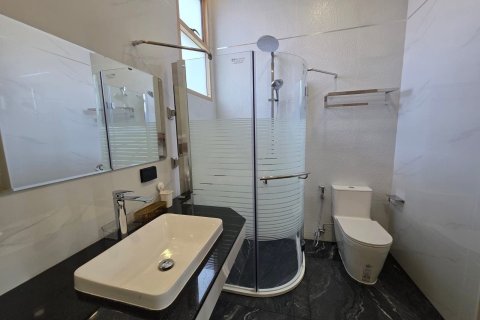 Villa in Pattaya, Thailand 5 bedrooms № 148002 - photo 16