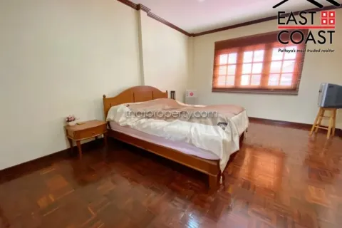 Casa de 3 dormitorios en Pattaya, Tailandia № 213816 - foto 16