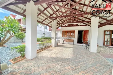 Casa de 3 dormitorios en Pattaya, Tailandia № 213816 - foto 3
