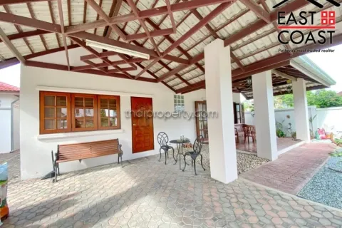 Casa de 3 dormitorios en Pattaya, Tailandia № 213816 - foto 5