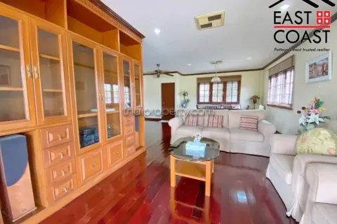 Casa de 3 dormitorios en Pattaya, Tailandia № 213816 - foto 8