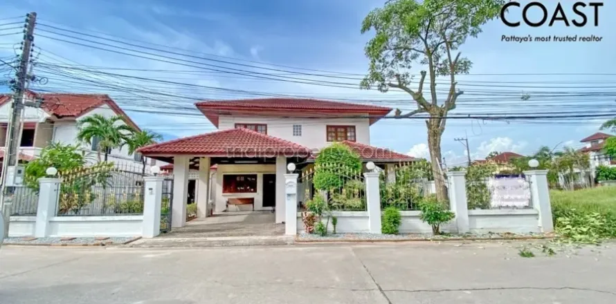Casa de 3 dormitorios en Pattaya, Tailandia № 213816