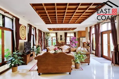 Casa de 3 dormitorios en Pattaya, Tailandia № 213818 - foto 3