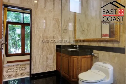 Casa de 3 dormitorios en Pattaya, Tailandia № 213818 - foto 16