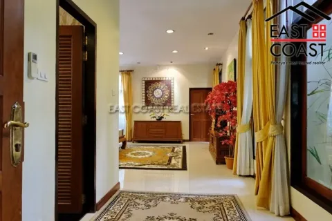 Casa de 3 dormitorios en Pattaya, Tailandia № 213818 - foto 11