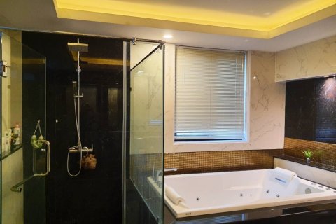 Maison à Phitsanulok, Thaïlande 6 chambres № 171978 - photo 11