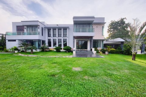 Maison à Phitsanulok, Thaïlande 6 chambres № 171978 - photo 1