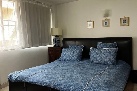 Townhouse in Watthana, Bangkok, Thailand 4 bedrooms № 171977 - photo 9