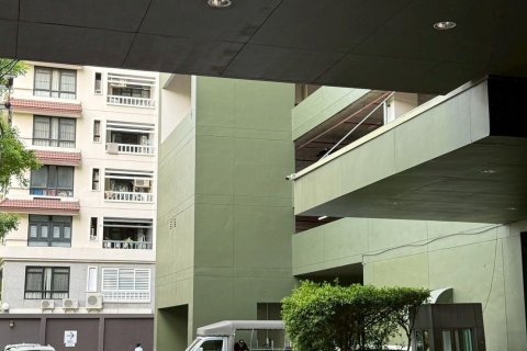 Studio in the Condo in Watthana, Bangkok, Thailand  № 164439 - photo 5