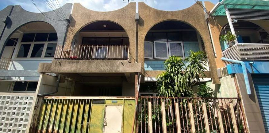 Дом в Ваттхане, Бангкок, Таиланд с 3 спальнями  № 164438