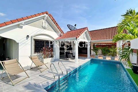 House in Pattaya, Thailand 4 bedrooms № 198197