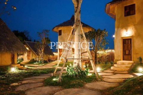 Propriété commerciale à Pattaya, Thaïlande 509 m2 № 198198 - photo 2