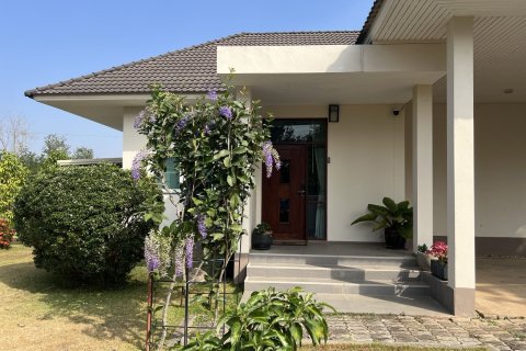 House in Loei, Thailand 3 bedrooms № 162979 - photo 12