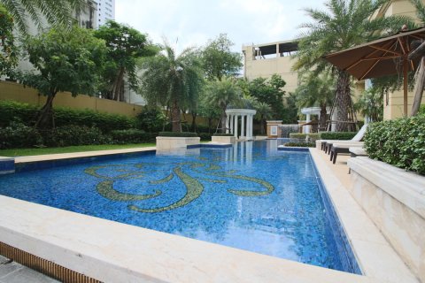 Condo in Bangkok, Thailand, 4 bedrooms № 180961 - photo 24