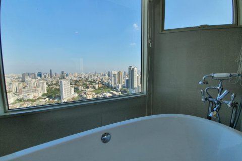 Condo in Bangkok, Thailand, 4 bedrooms № 180961 - photo 13