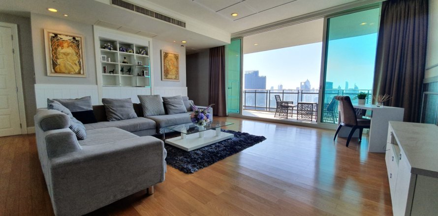 Condo in Bangkok, Thailand, 4 bedrooms № 180961