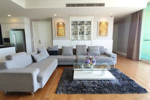 Condo in Bangkok, Thailand, 4 bedrooms № 180961 - photo 6