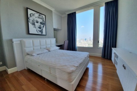 Condo in Bangkok, Thailand, 4 bedrooms № 180961 - photo 20