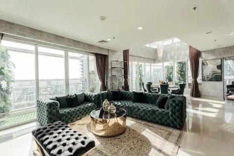 Penthouse in Pathum Wan, Bangkok, Thailand 5 bedrooms № 138378 - photo 2