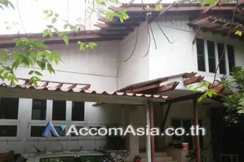 Casa de 3 dormitorios en Watthana, Bangkok, Tailandia № 217864