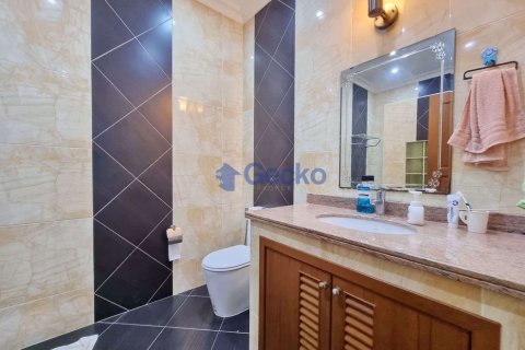 House in Pattaya, Thailand 3 bedrooms № 196847 - photo 21