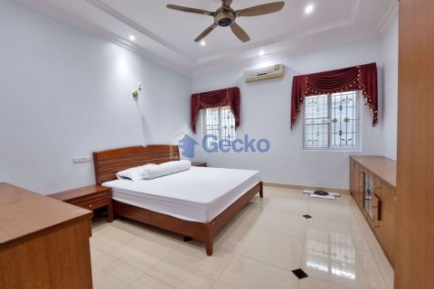 House in Pattaya, Thailand 3 bedrooms № 196847 - photo 18