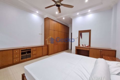 House in Pattaya, Thailand 3 bedrooms № 196847 - photo 20