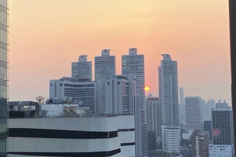 Condo in Watthana, Bangkok, Thailand, 2 bedrooms  № 159313 - photo 17