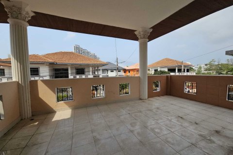 House in Pattaya, Thailand 4 bedrooms № 159315 - photo 14