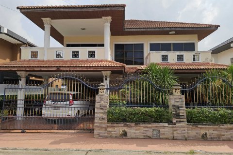 House in Pattaya, Thailand 4 bedrooms № 159315 - photo 4
