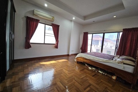 House in Pattaya, Thailand 4 bedrooms № 159315 - photo 8