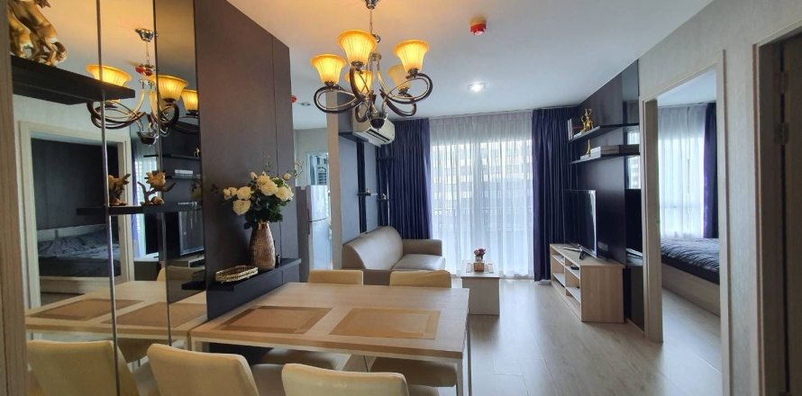 Condo in Phra Khanong, Bangkok, Thailand, 2 bedrooms  № 156966