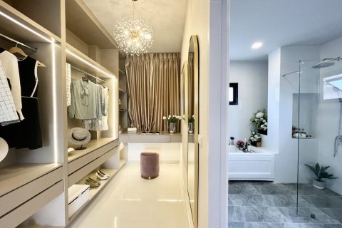 Maison à Bang Lamung, Thaïlande 4 chambres № 54666 - photo 17