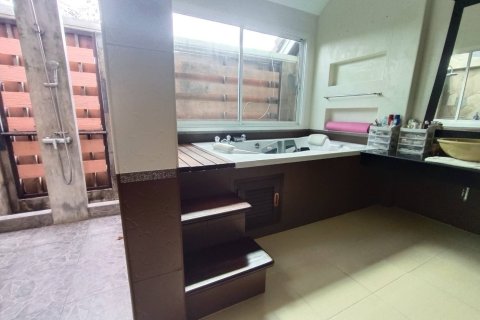 House in Pattaya, Thailand 3 bedrooms № 152037 - photo 13