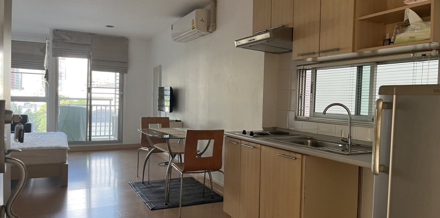 Студия в кондо в Клонг Тоэй, Бангкок, Таиланд № 171139