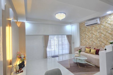 Maison à Pattaya, Thaïlande 3 chambres № 171142 - photo 5