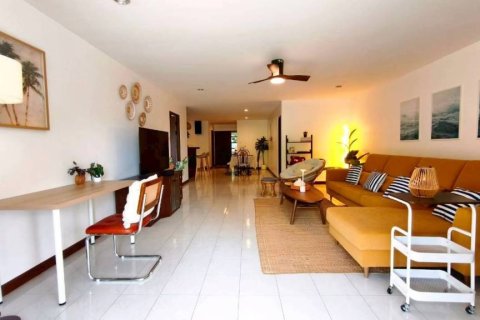 Condo in Pattaya, Thailand, 3 bedrooms  № 172710 - photo 4