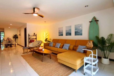 Condo in Pattaya, Thailand, 3 bedrooms  № 172710
