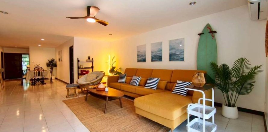 Condo in Pattaya, Thailand, 3 bedrooms  № 172710