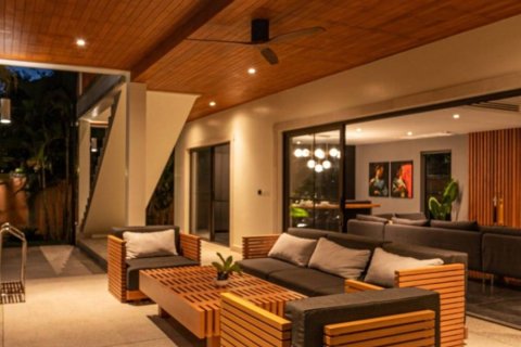 Villa in Phuket, Thailand 5 bedrooms № 172714 - photo 5