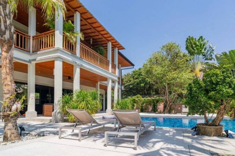 Villa in Phuket, Thailand 5 bedrooms № 172714 - photo 2