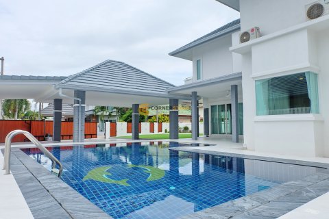 Studio in Pattaya, Thailand № 233288