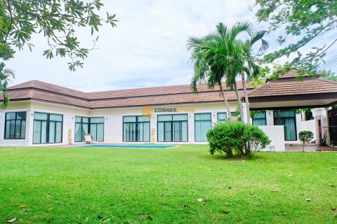 Studio in Pattaya, Thailand № 233289
