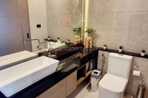 Condominio de 2 dormitorios en Jomtien Beach, Pattaya, Tailandia № 213244 - foto 23