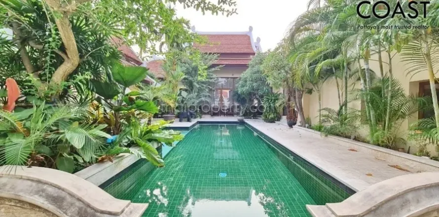 Casa de 3 dormitorios en Pattaya, Tailandia № 213242