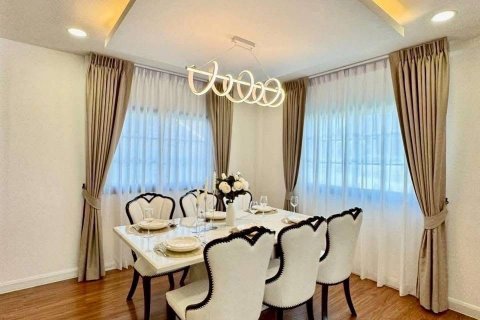 House in Pattaya, Thailand 4 bedrooms № 144884 - photo 12